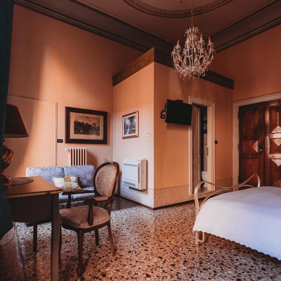 Affittacamere Salotto Delle Arti 2*